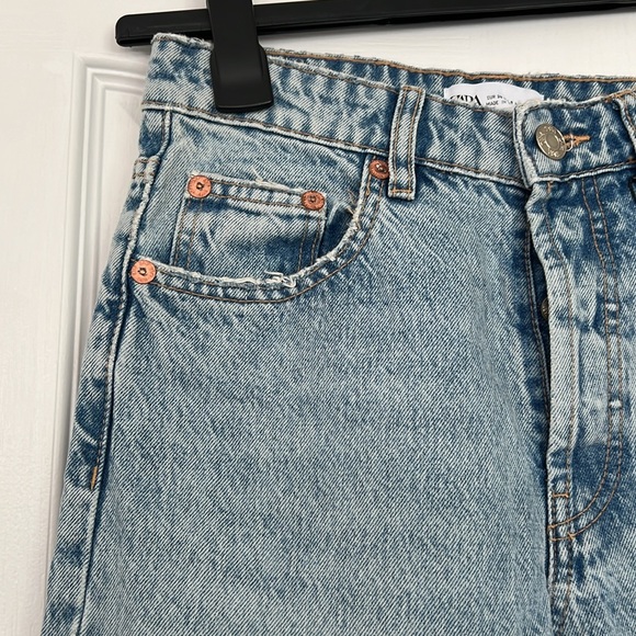 Zara straight jeans, brand new size 4 ( 36) - Picture 3 of 4